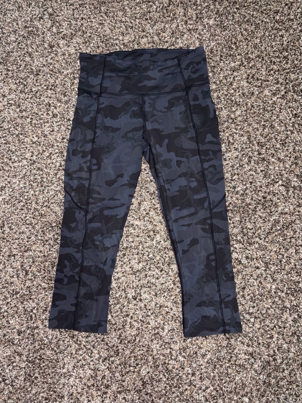 lululemon athletica Women's Black & Charcoal Camo Leggings